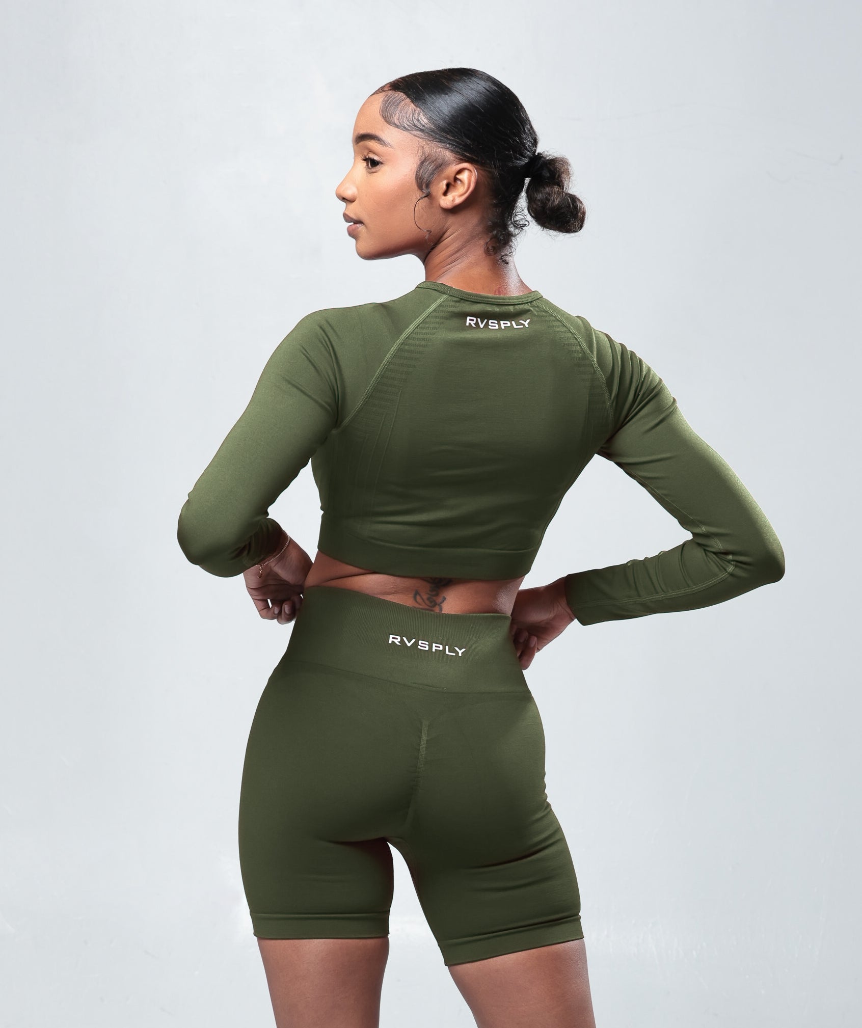 CORE SEAMLESS SHORTS - OLIVE GREEN-3