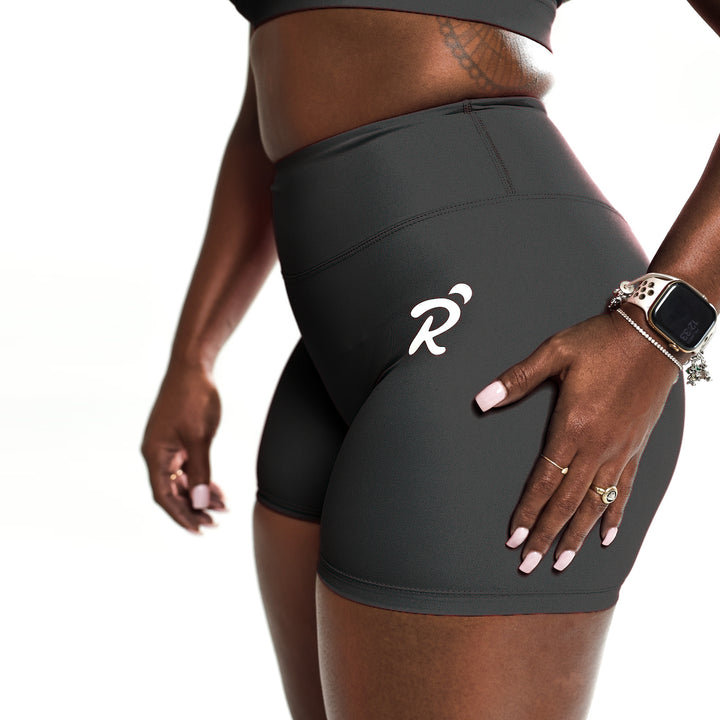 RÊVE STATEMENT SHORTS - GRAPHITE GRAY